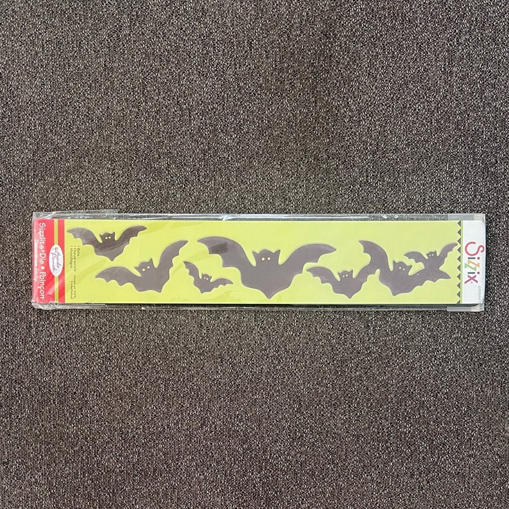 Sizzix Bats Decorative Strip Die NWT. Retired Summerween Halloween Spooky